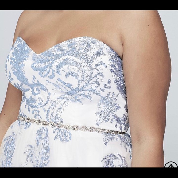 Prom dress - Picture 1 of 3